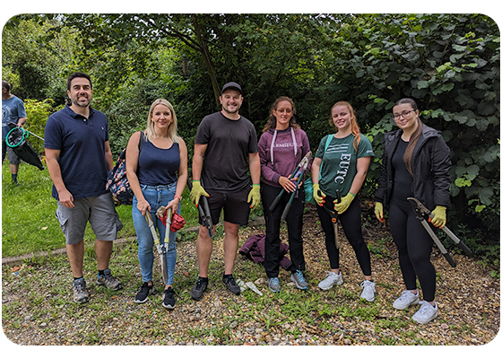 Image of ageas employees volunteering