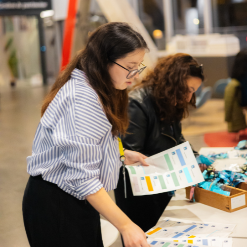 Studentsgraduatescollage1