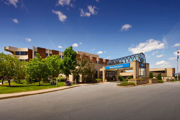Tile-Facility-Ascension-SE-Wisconsin-Hospital-Elmbrook-Campus-Brookfield-Wisconsin-1-600x400