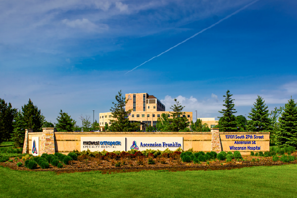 Tile-Facility-Midwest-Orthopedic-Specialty-Hospital-Franklin-Wisconsin-1-600x400