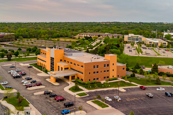 Tile-Facility-Orthopaedic-Hospital-of-Wisconsin-Glendale-Wisconsin-1-600x400