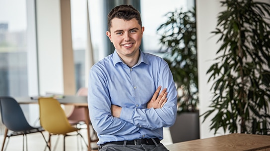 Auszubildender Lorenz erzählt über seine Lehre als Informatiker / Applikationsentwickler EFZ