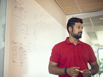 Collaborateurs d'Allianz pendant une présentation