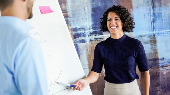 Frau am Flipchart