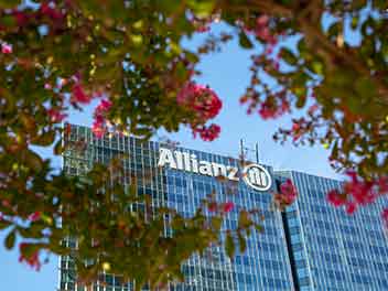 vue arrière du bâtiment Allianz