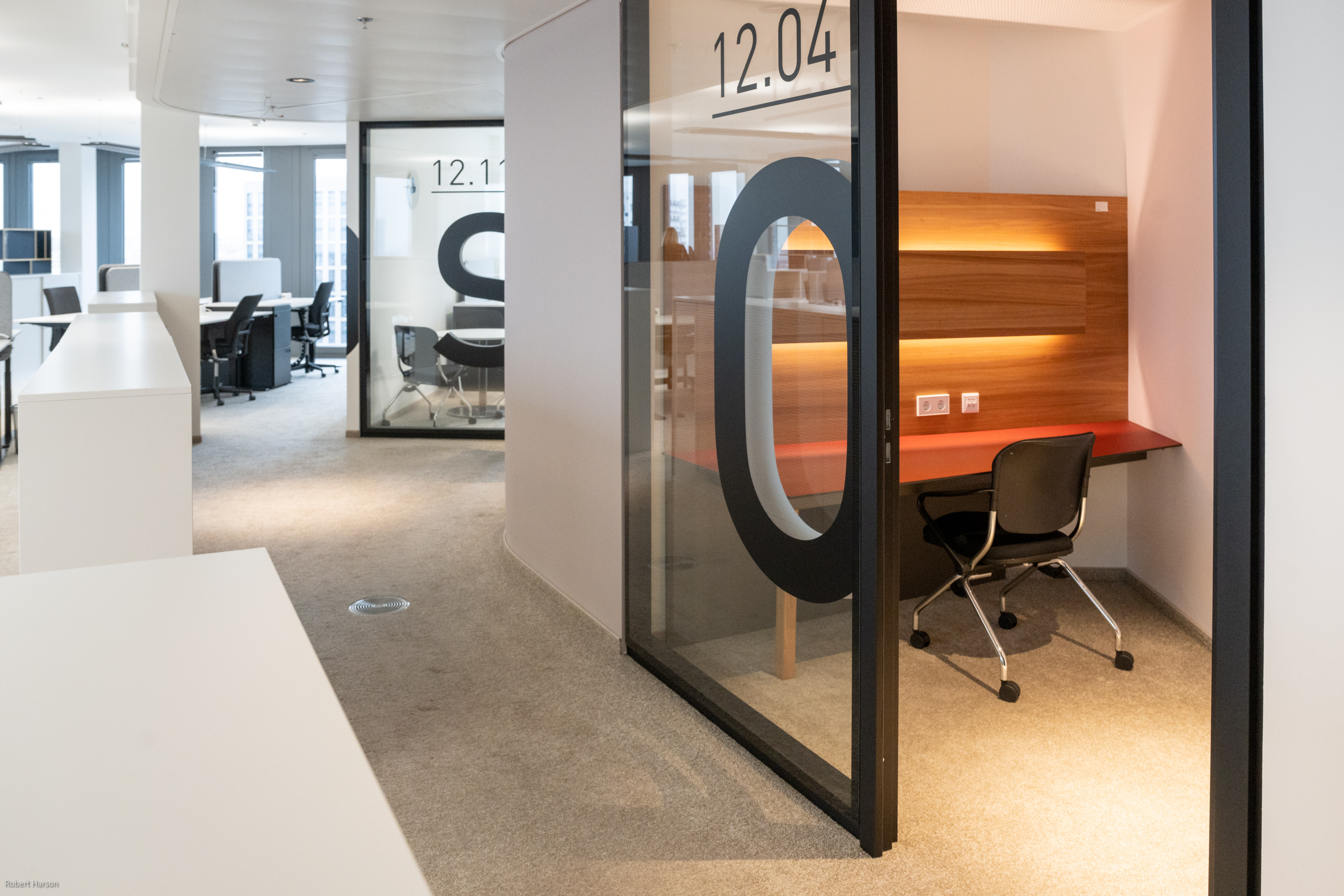 AZAT_Office-03