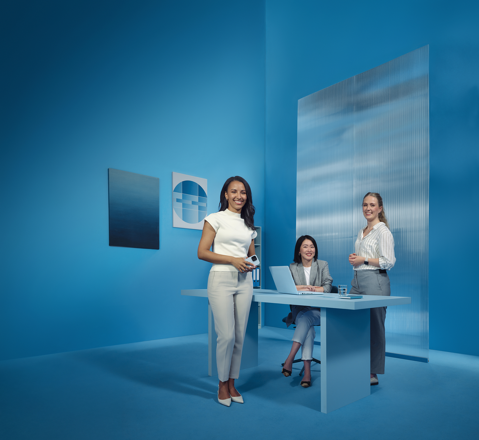 EVP_Office_06_Blue_AndreaTann_XiangLi_SanneRomijn_RGB