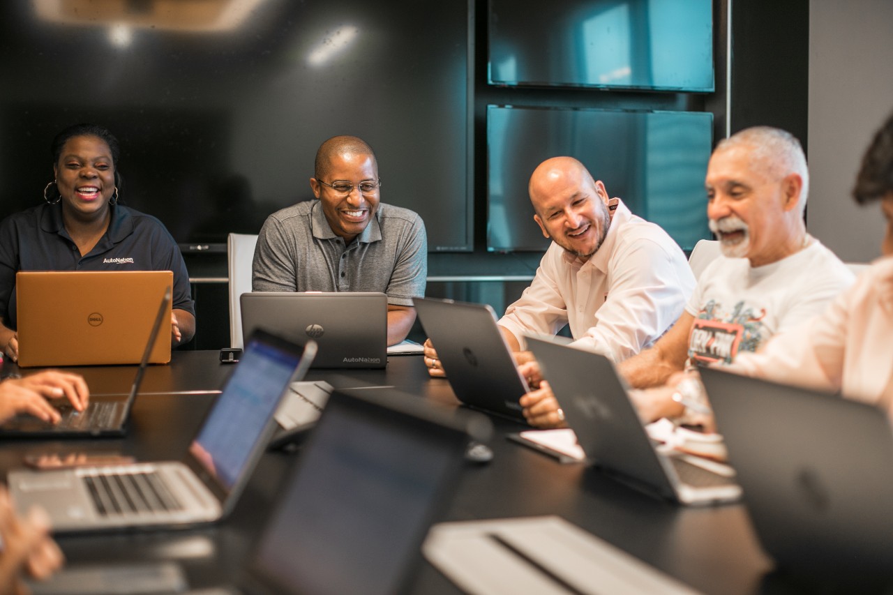 CorporateAssociatesMeetinginConferenceRoom12-1280x1280