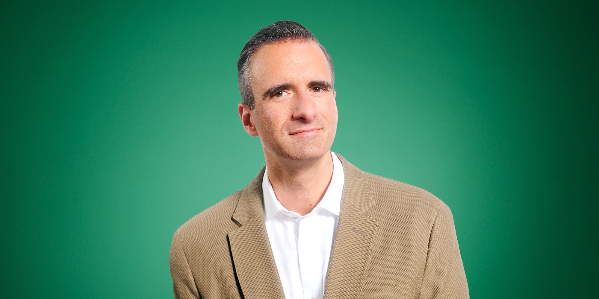 BCG_Podcast_Website_Headshot_Lukas_2000x1000_Center_Green