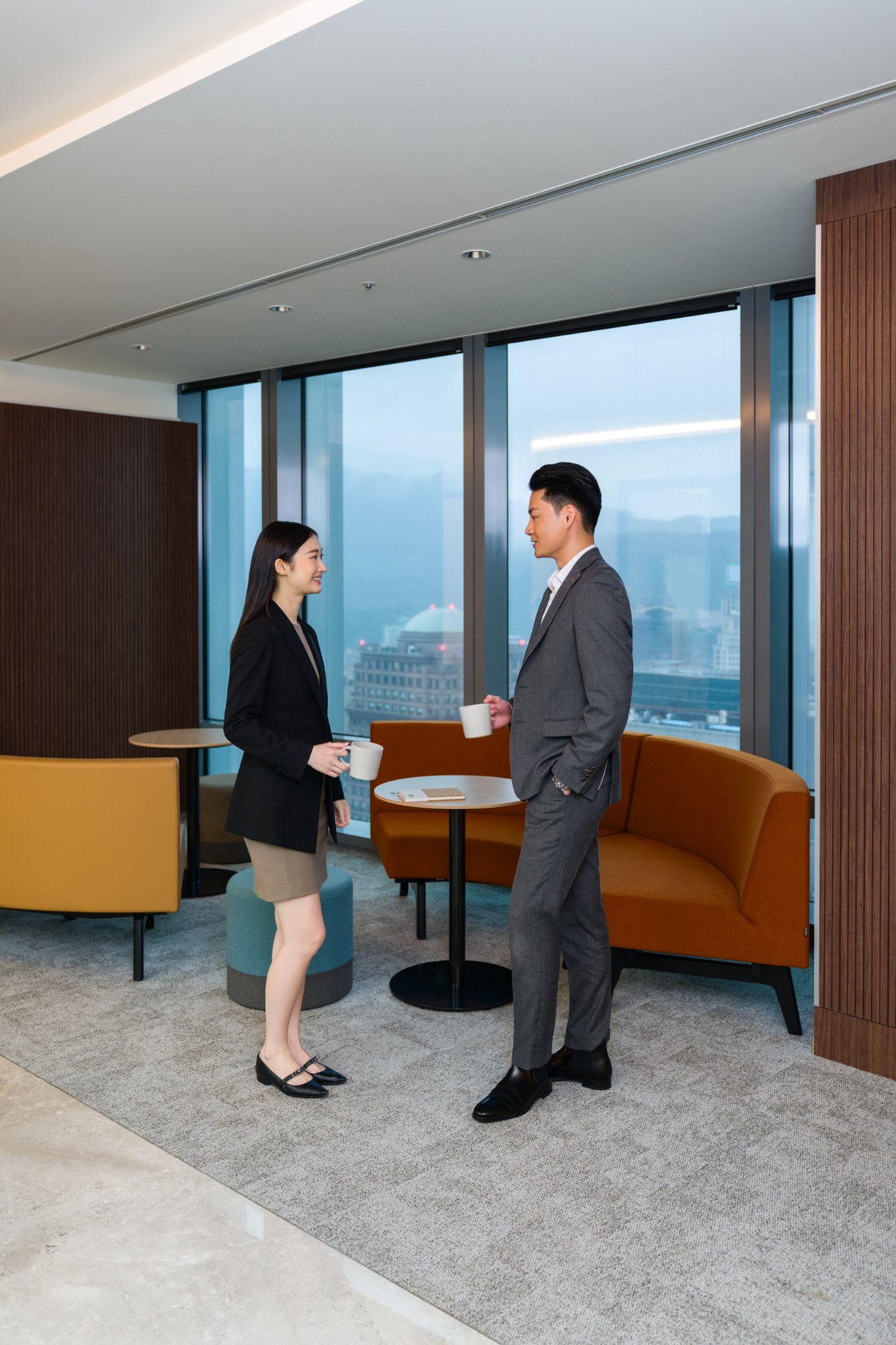 bcger_lounge_group_00412