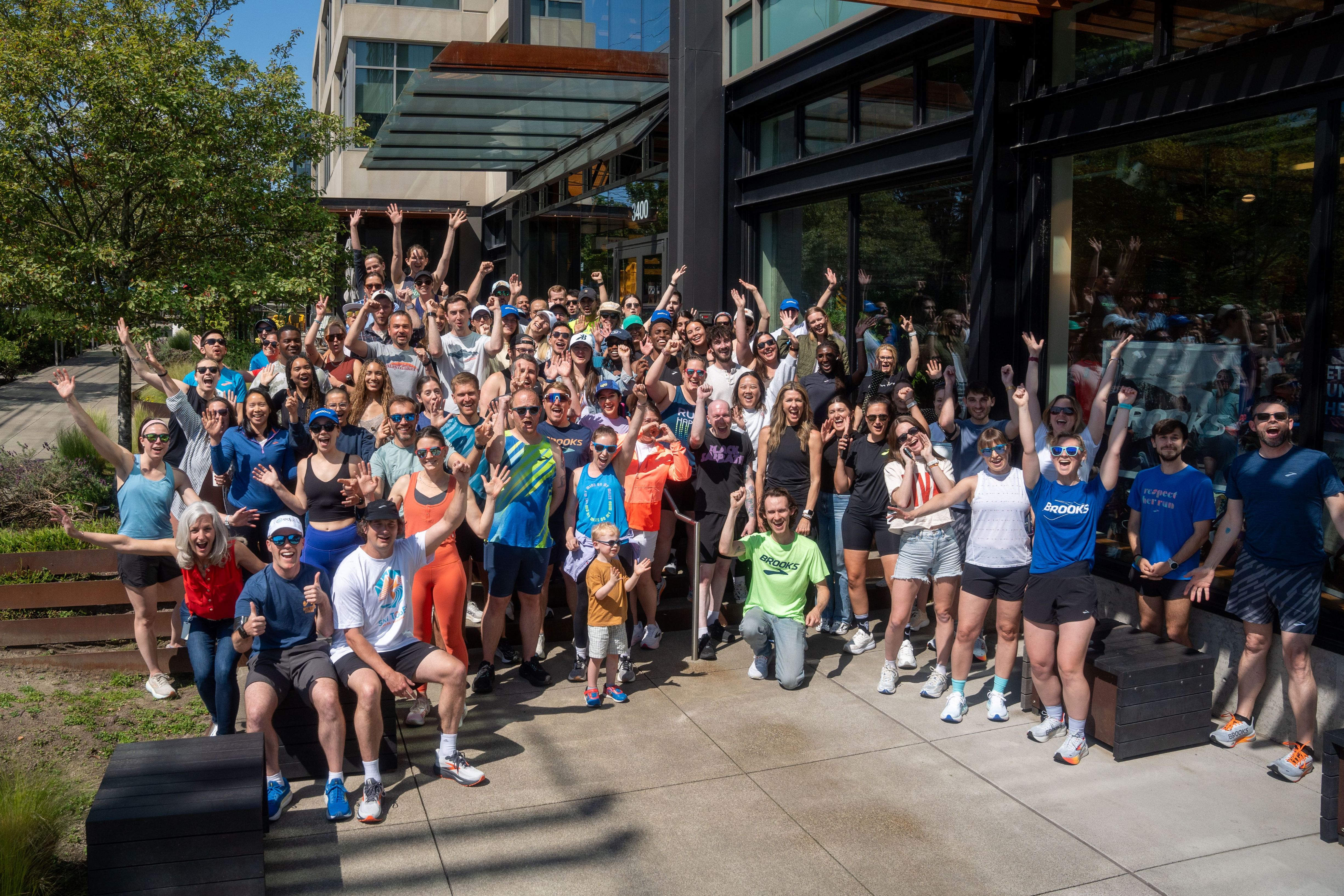 S25_Event_Global_Running_Day_HQS_Group_Photo