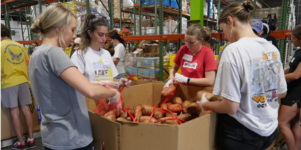 foodbankphoto2-1crop