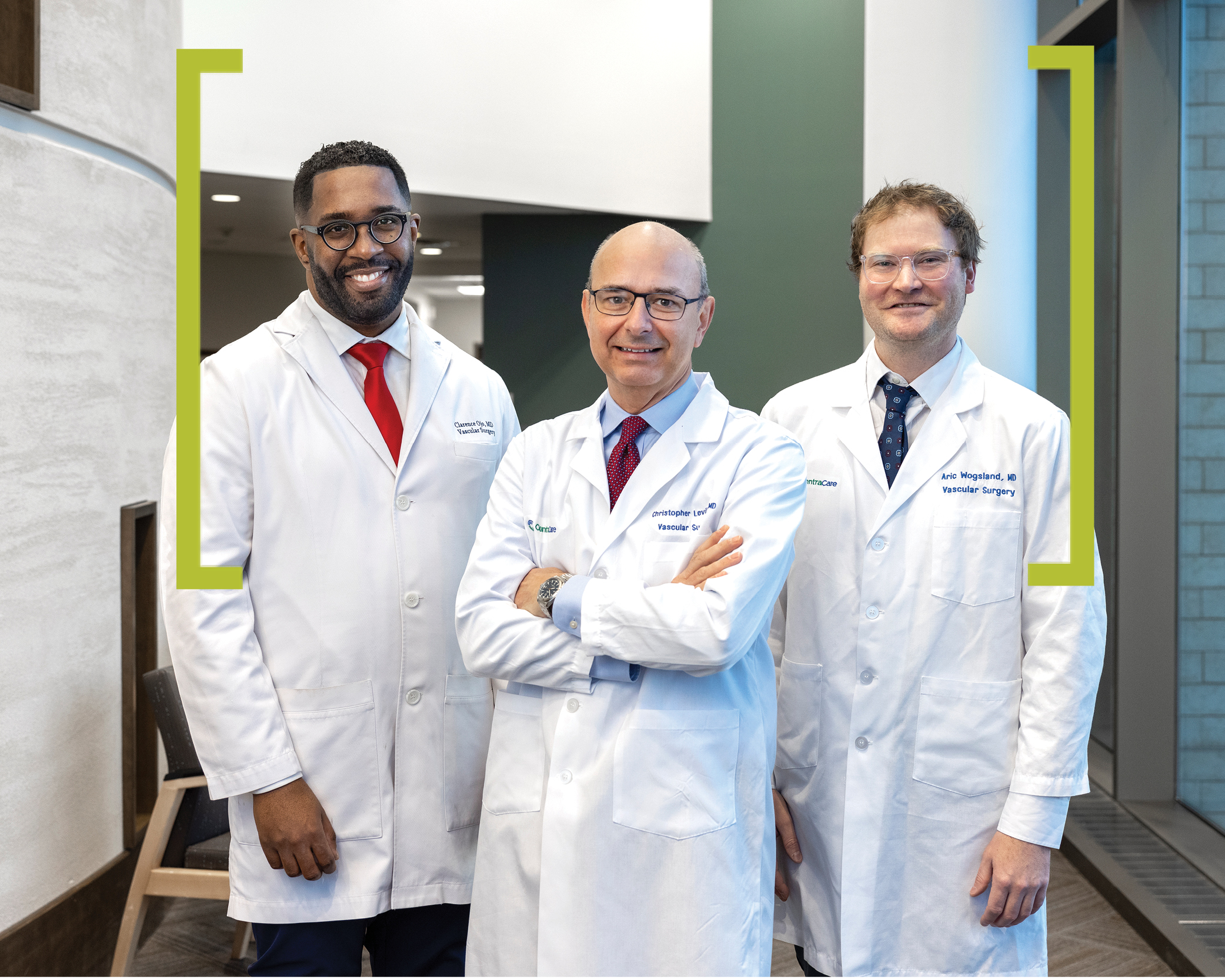 vasularsurgeryphysicianteamwithbrackets