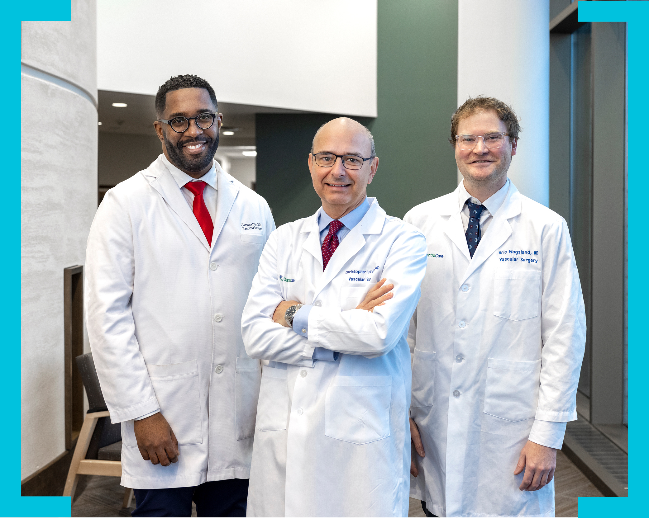 vasularsurgeryphysicianteamwithcyanbrackets2