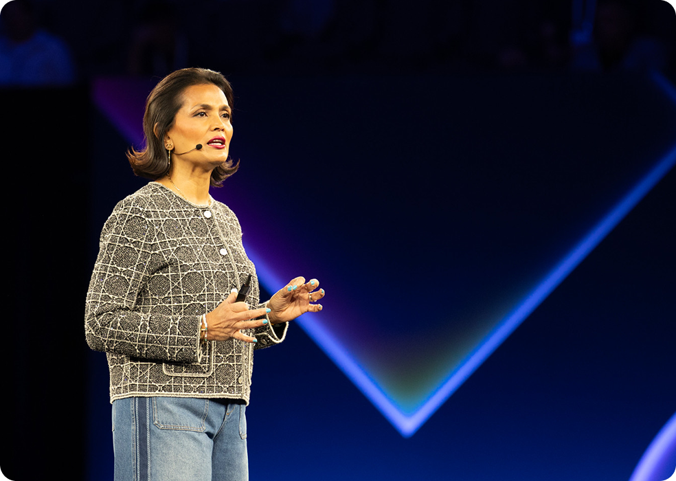 Cisco Chief of Customer Experience, Liz Centoni, delivering a speech