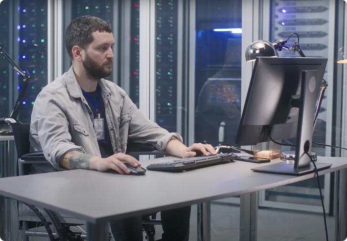 A video explaining what Cisco ThousandEyes is. The video includes graphics and screenshots showing how ThousandEyes works along with workplace imagery envisioning how it fits into an enterprise environment.