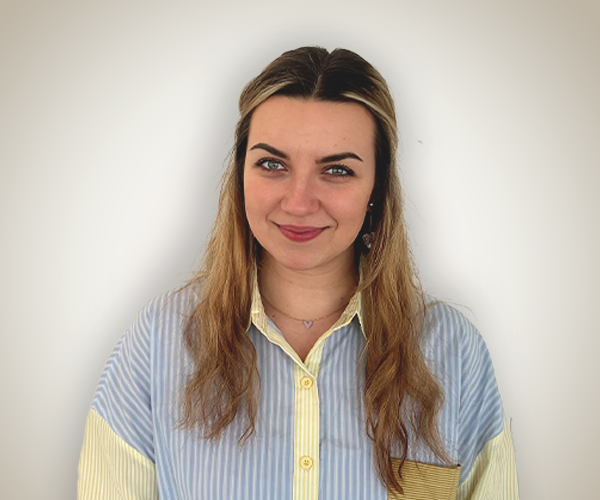 headshot of teodora