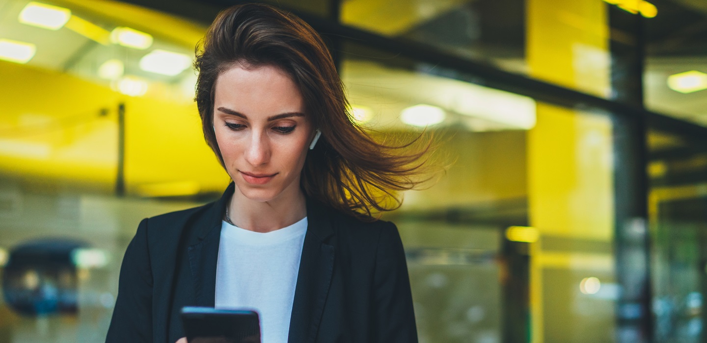 AdobeStock_1014674217_2901x1313