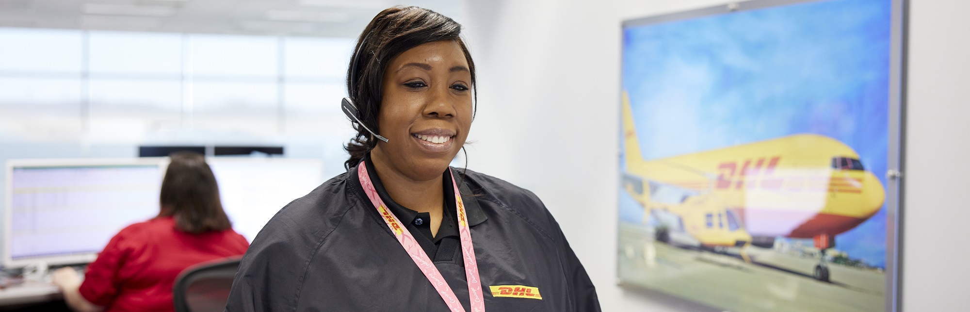 dhl customer service number in usa