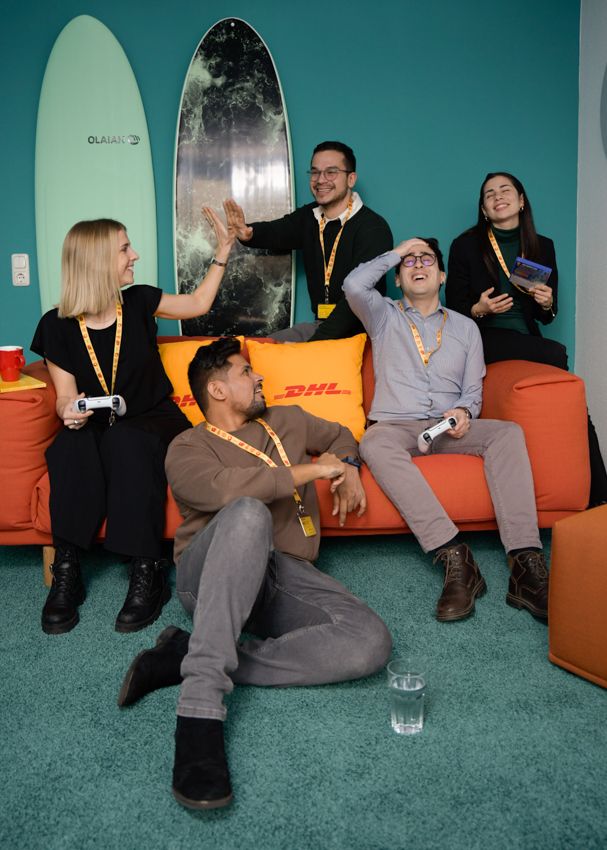 dhl_group_faugal2hgq__AKP5248_small