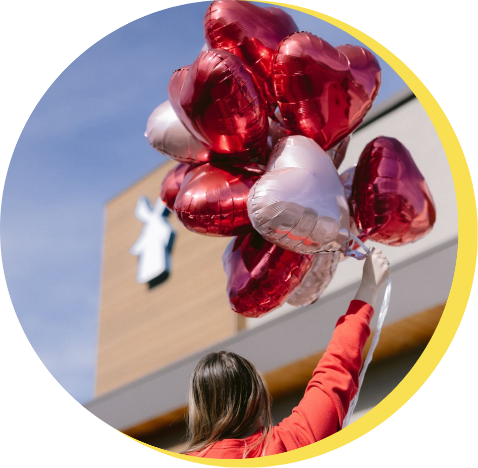 Dutch heart balloons in front of a shop