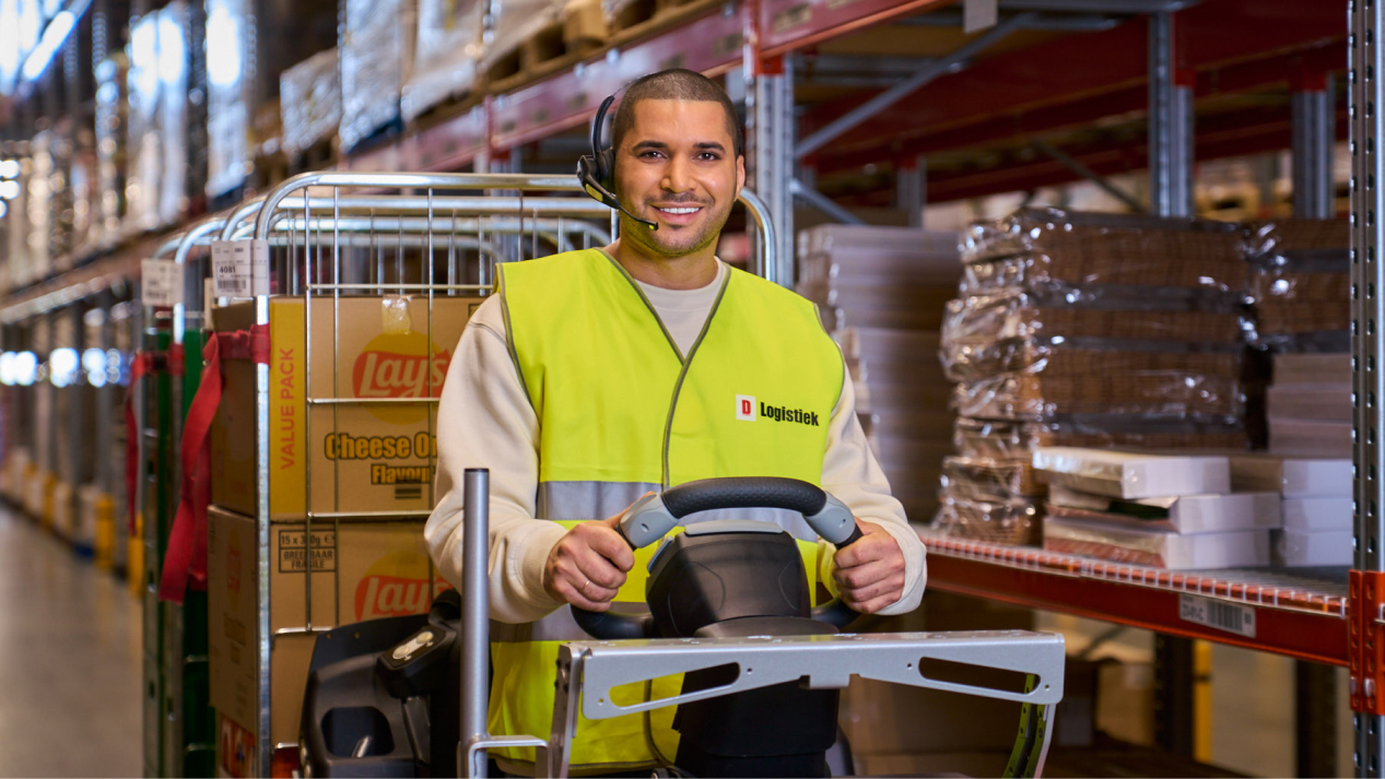 d-logistiek-reachtruk5