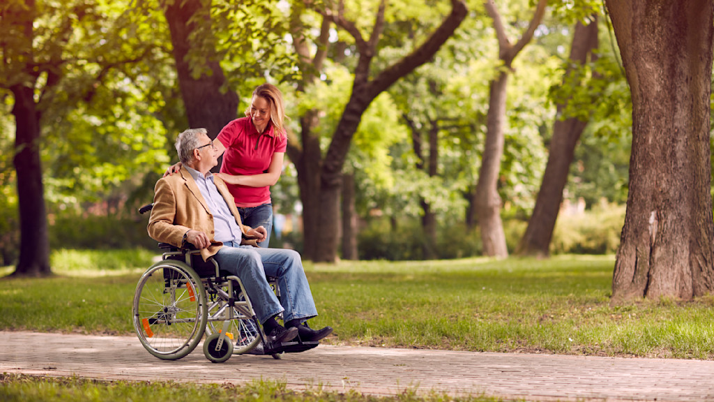 Leistungen_und_Mitarbeiterangebote_-_Pfege_von_Familienangeh__rigen