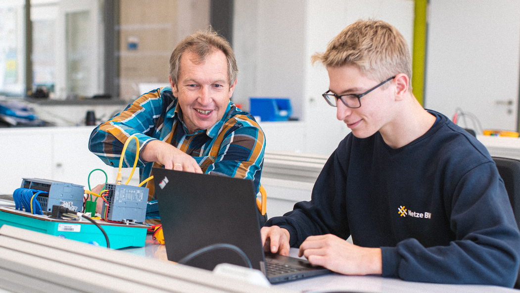 Online72DPI-Ausbildung_technischeAusbildung_BIB_Interaktion_Steckboard