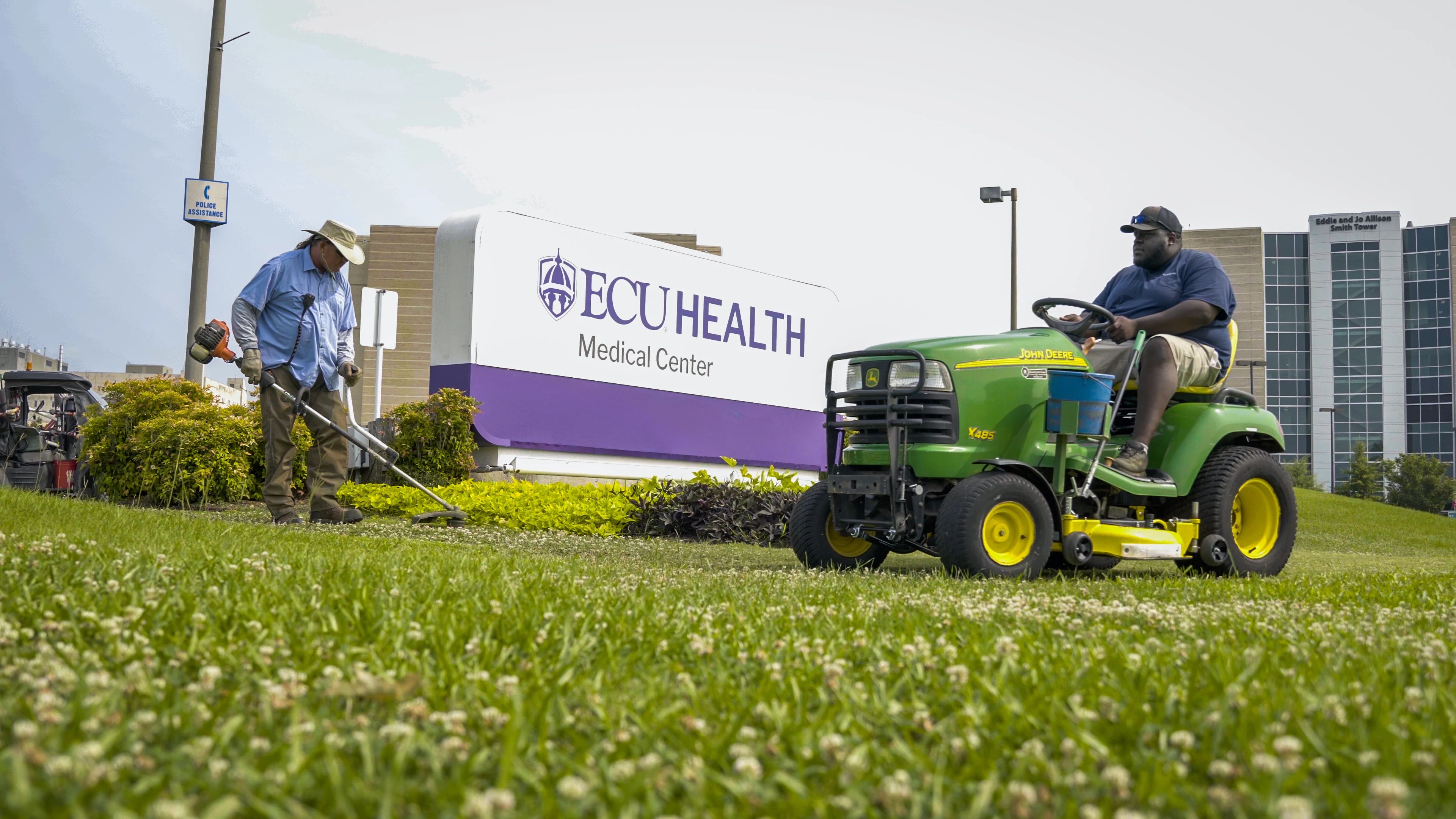 Non-clinicalCareers-ECUH-Grounds-13