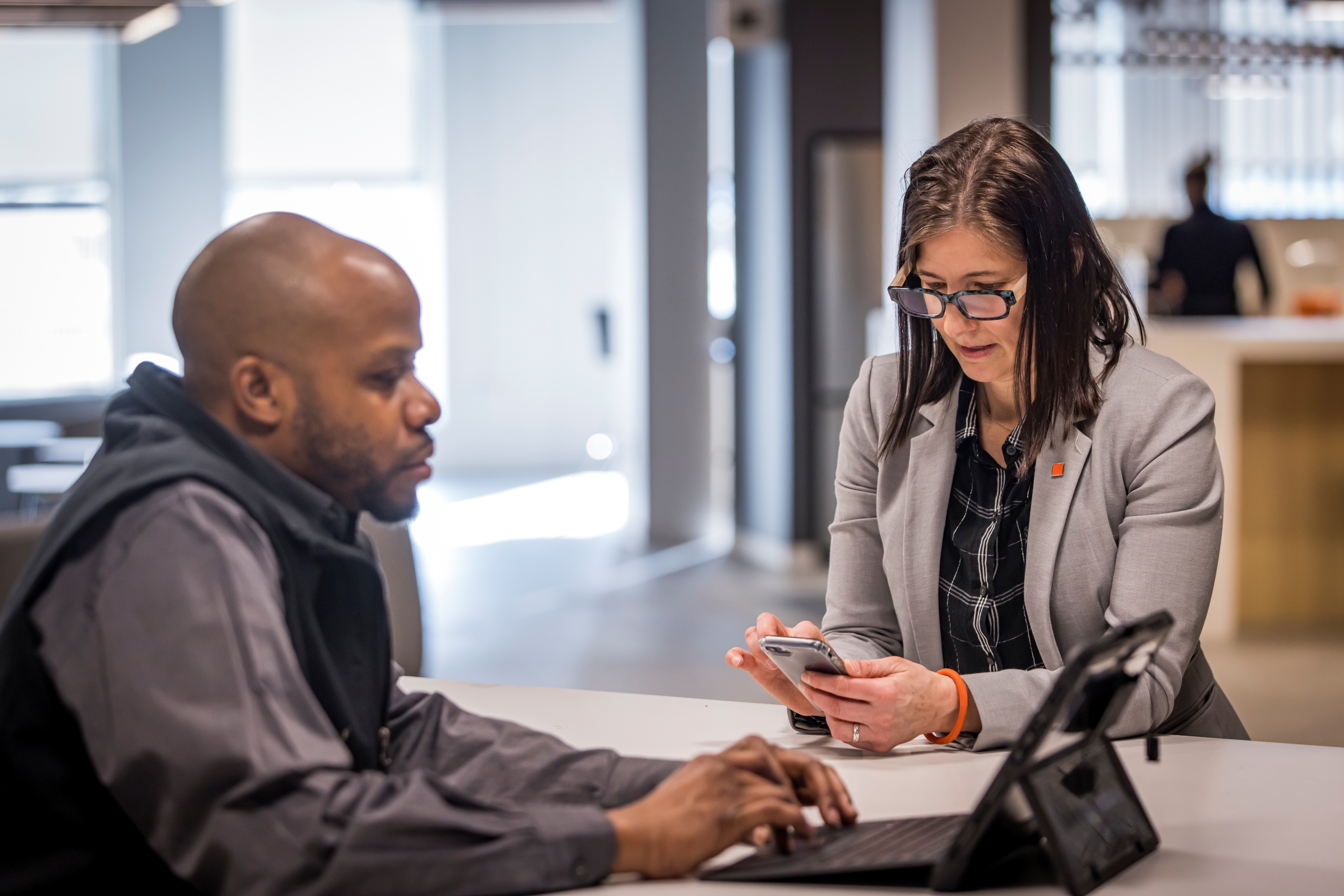 Fiserv_Hub640_MoveInDay_DDD0372