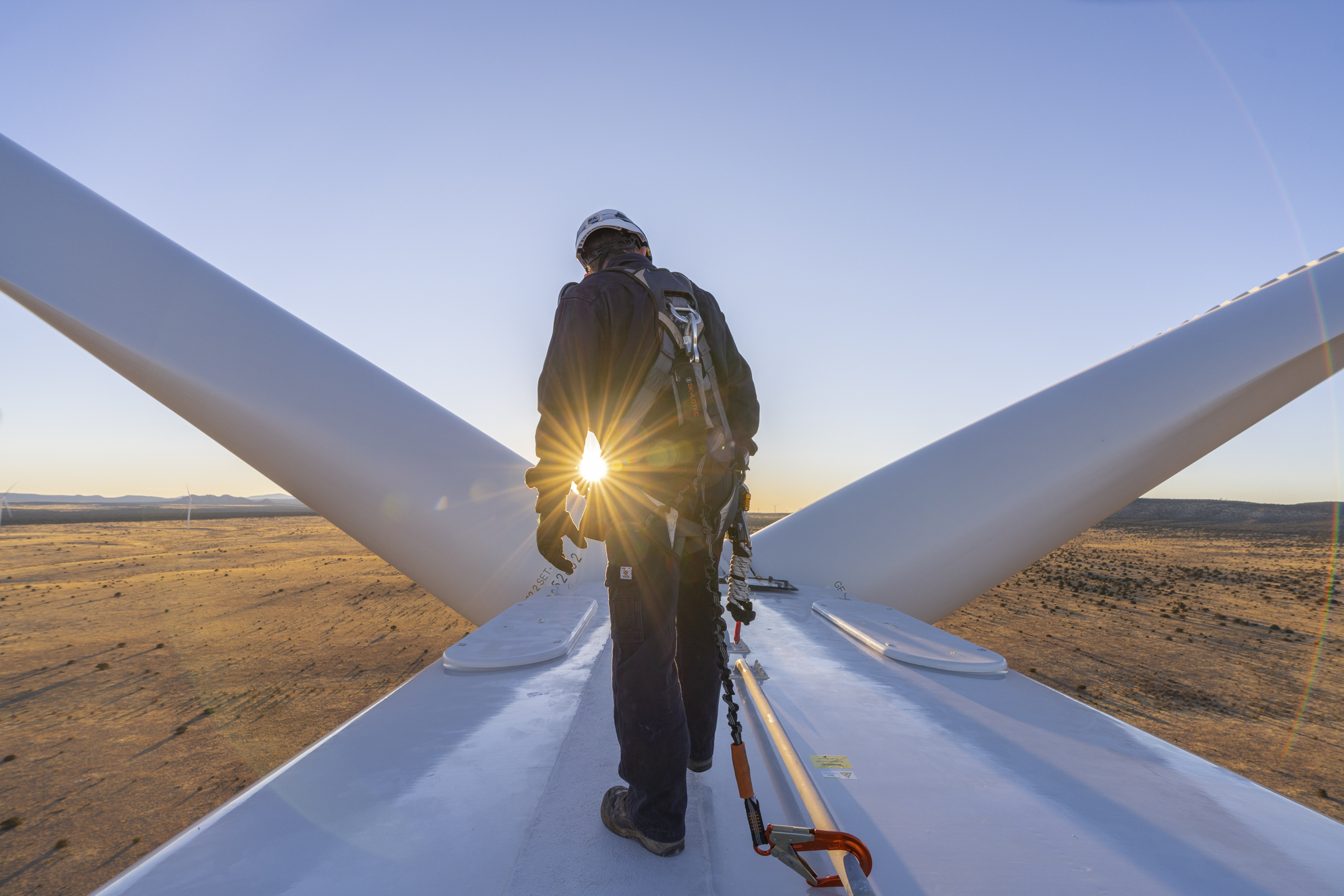 GE_2MW_WesternSpiritNM_Mar22_RJC_1872-2