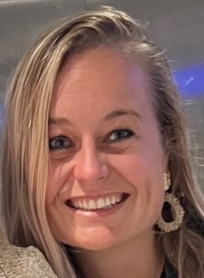 ClaireUyttewaal-Headshot1