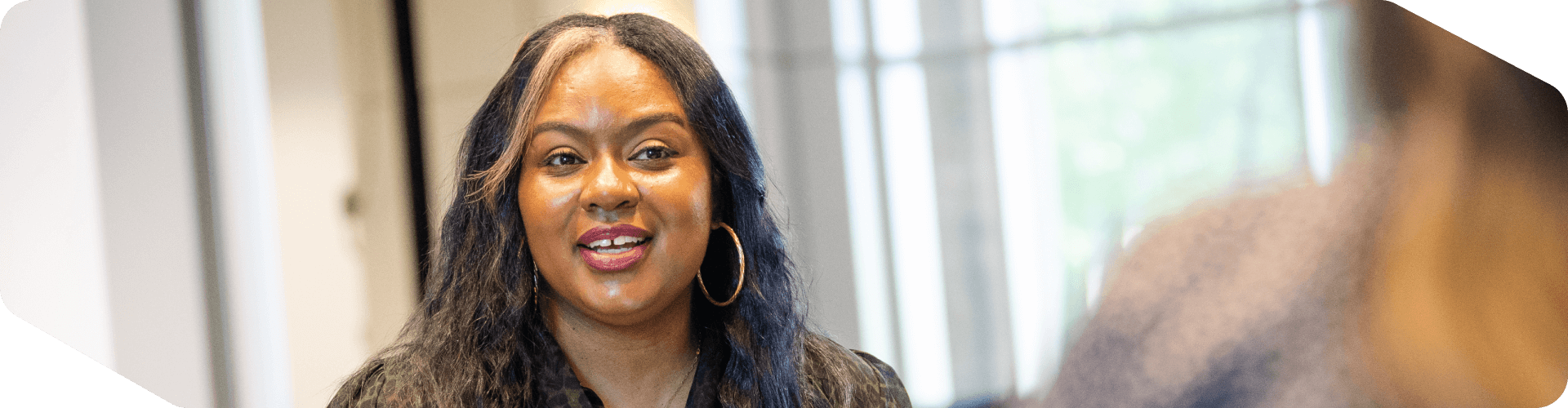 Corporate associate meeting with a colleague