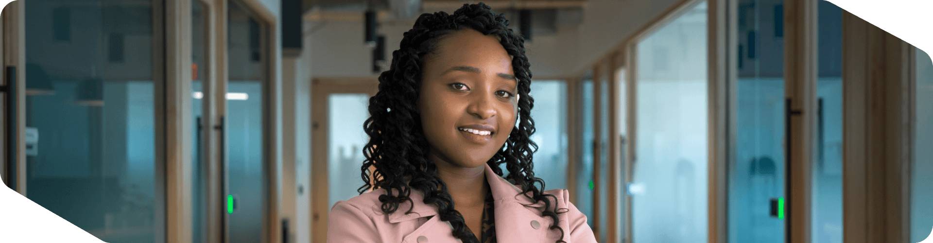 Lowe's associate working at the Tech Hub