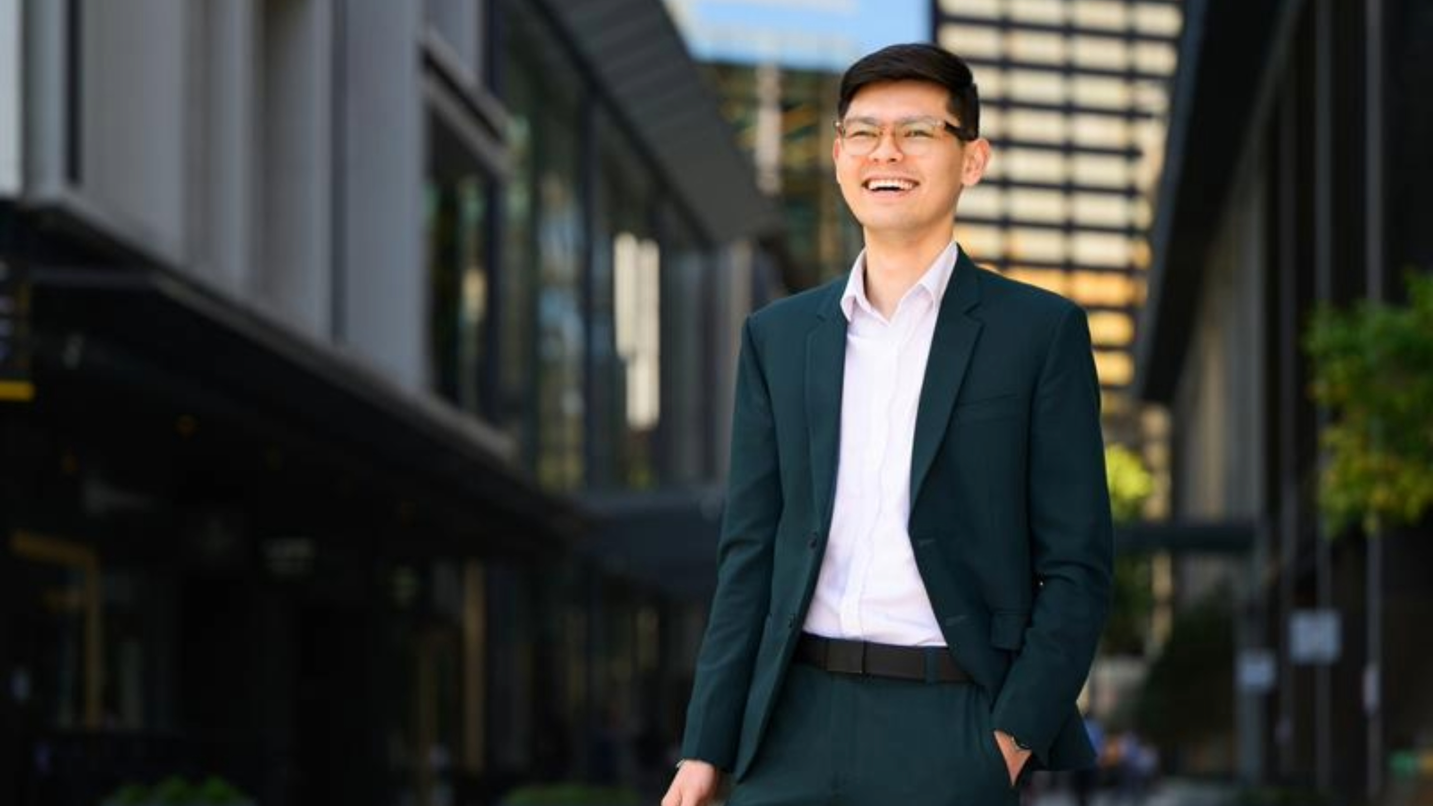 Discover-the-leader-01