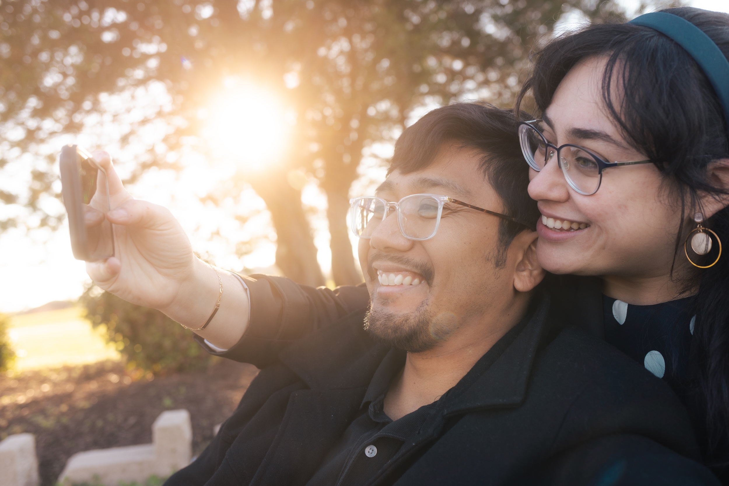 Selfie-Couple_HI