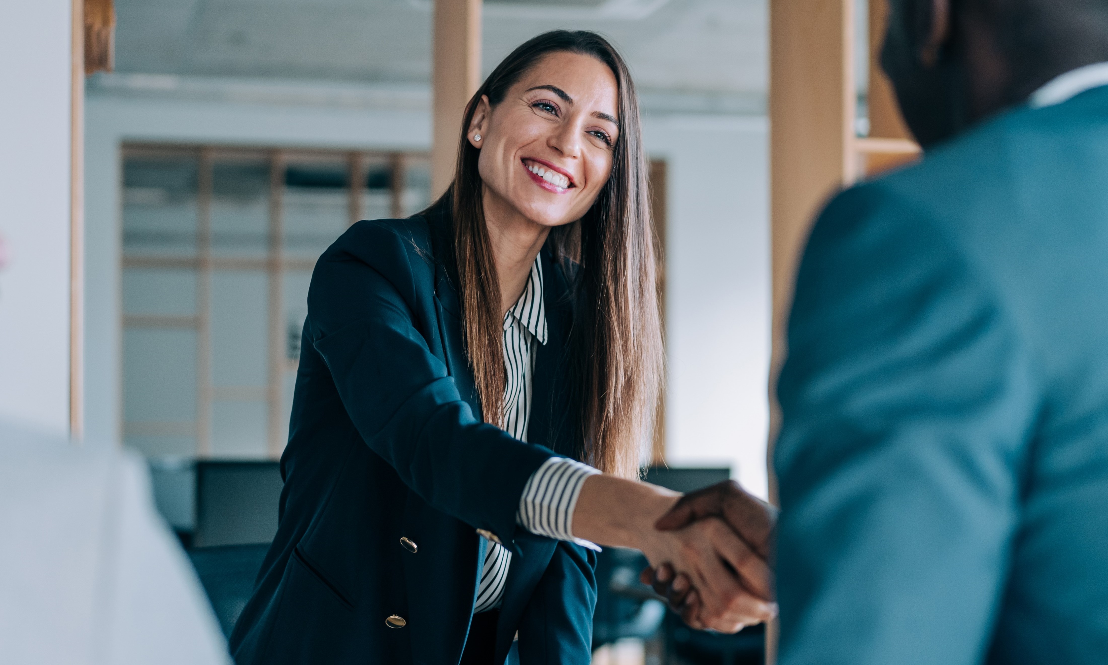 A person shaking hands with a person