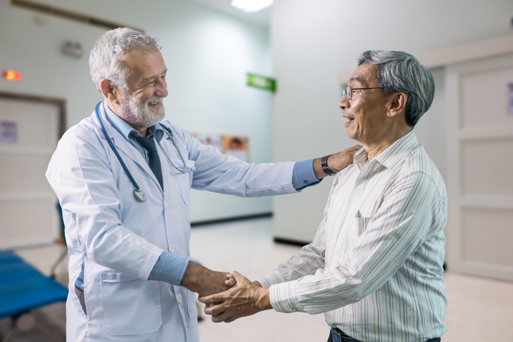 Doctor_male_maleAsian_patient