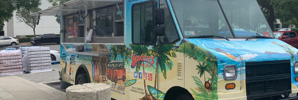 Photo of a "Scooters Sweet Snacks" food truck 