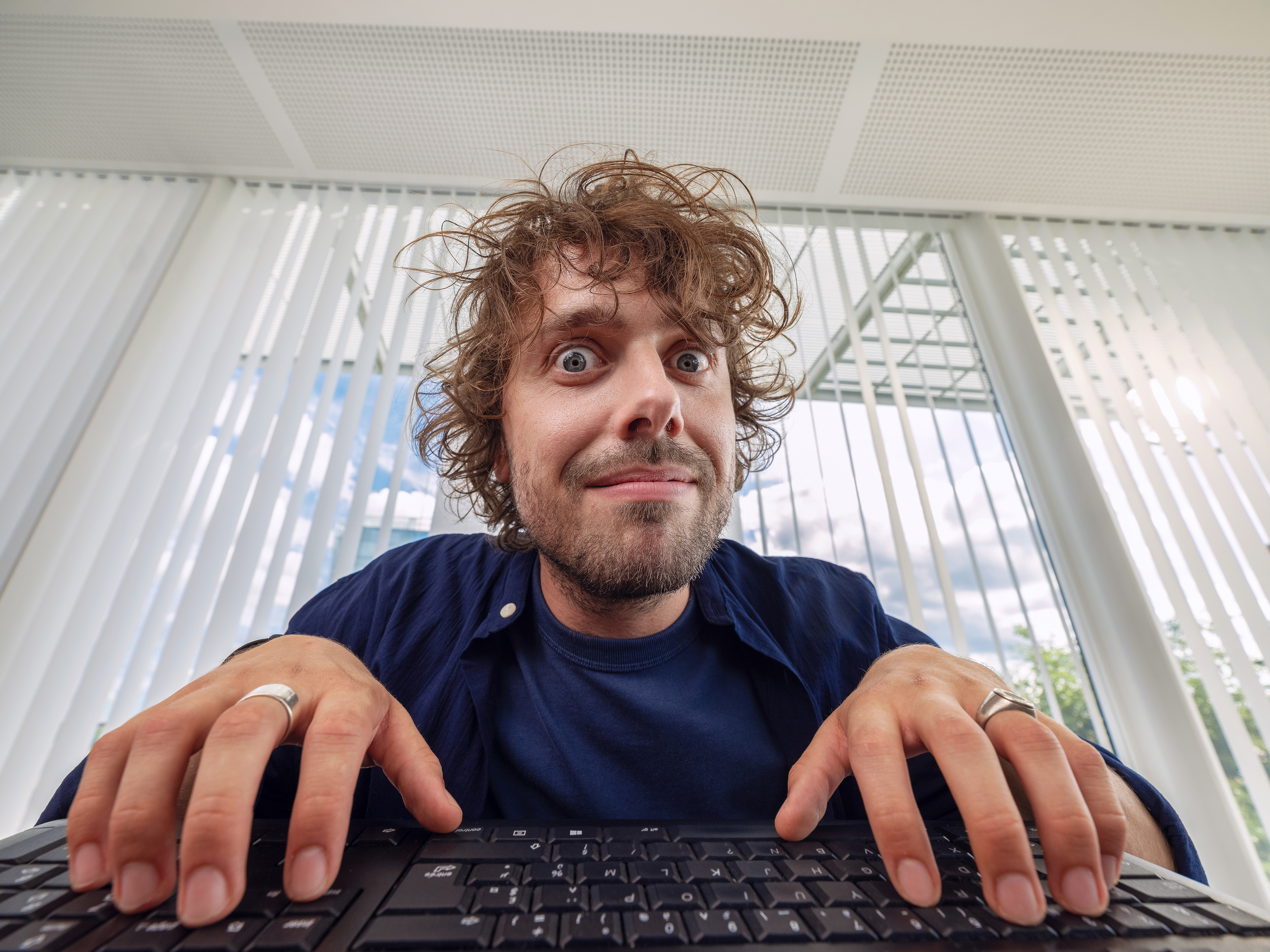 07_OPENSPACEMEETINGROOM_TECHAMBITIOUS_SOLO_THOMAS_0977