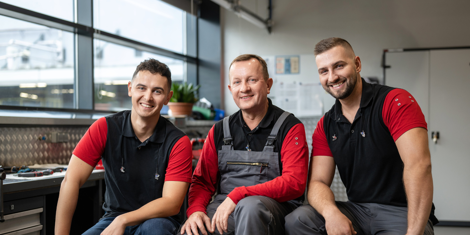 AdrianKrzysztofKrrzysztof_photo_factory1