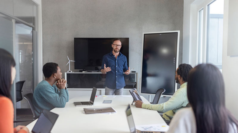 pwc-gx-secondary-800x450-gettyimages-2093938846