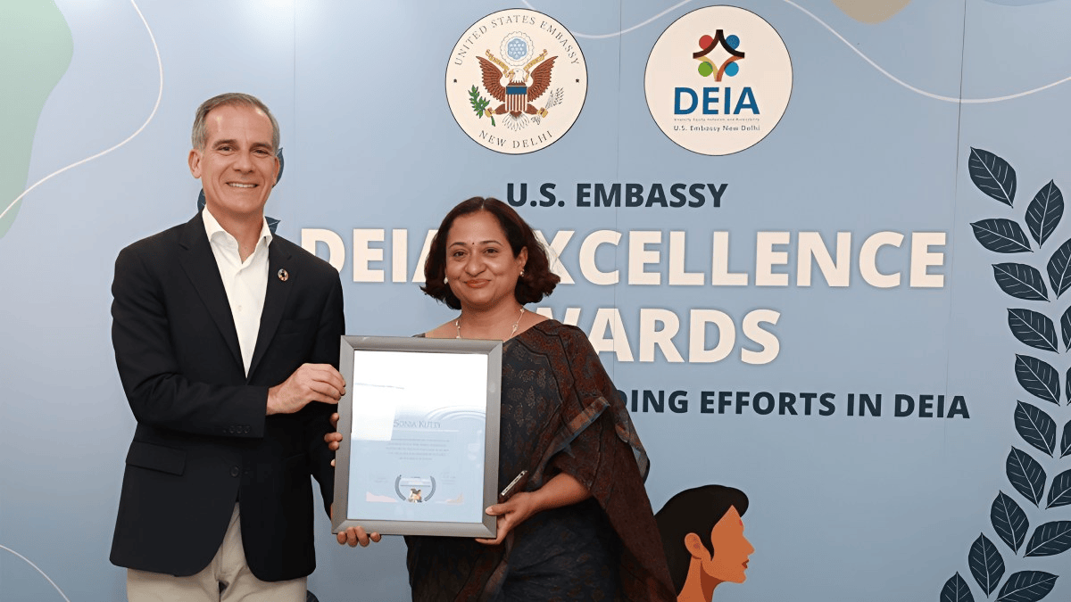 9us-embassy-awards