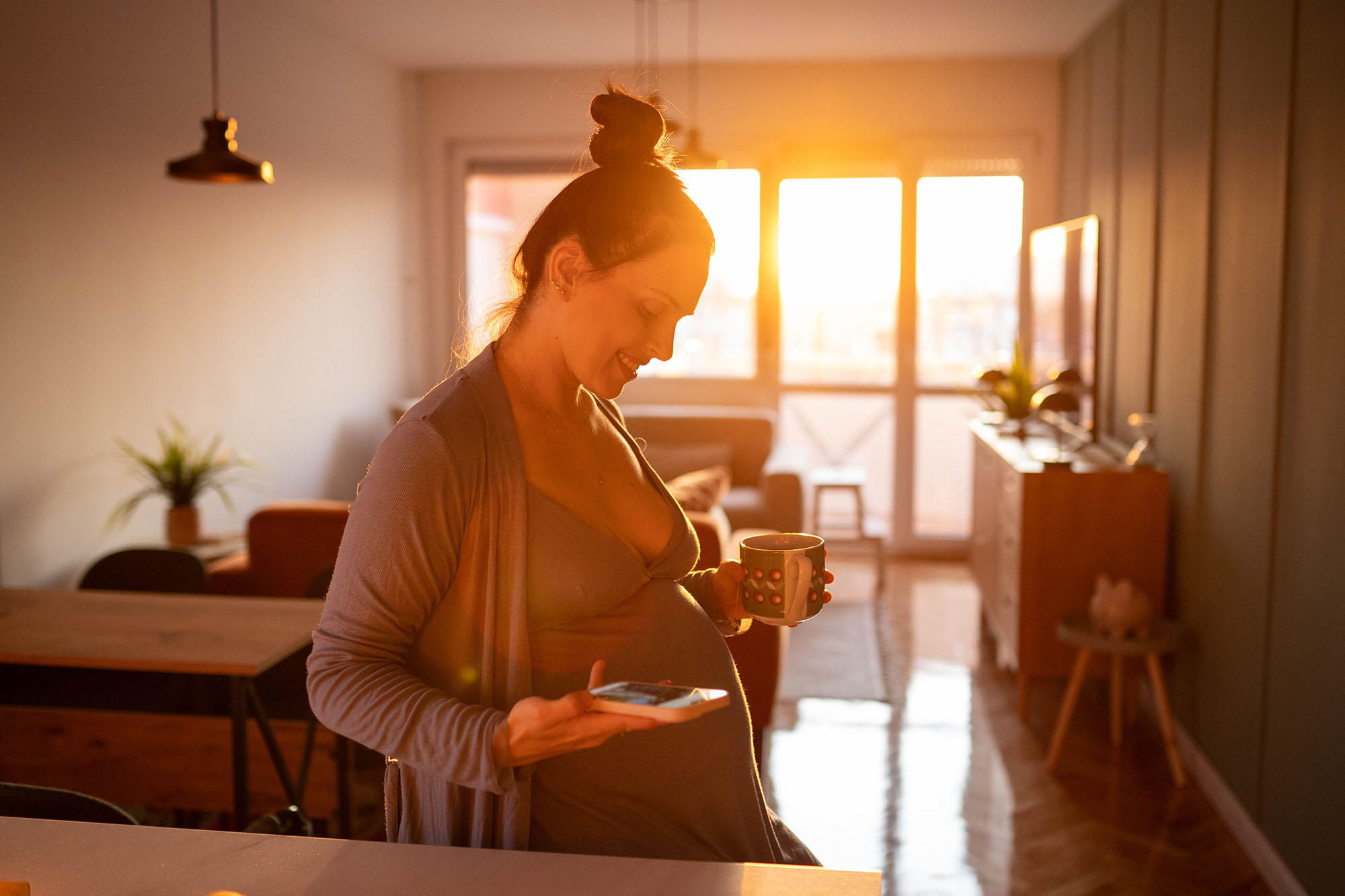 expecting-mom-new-home