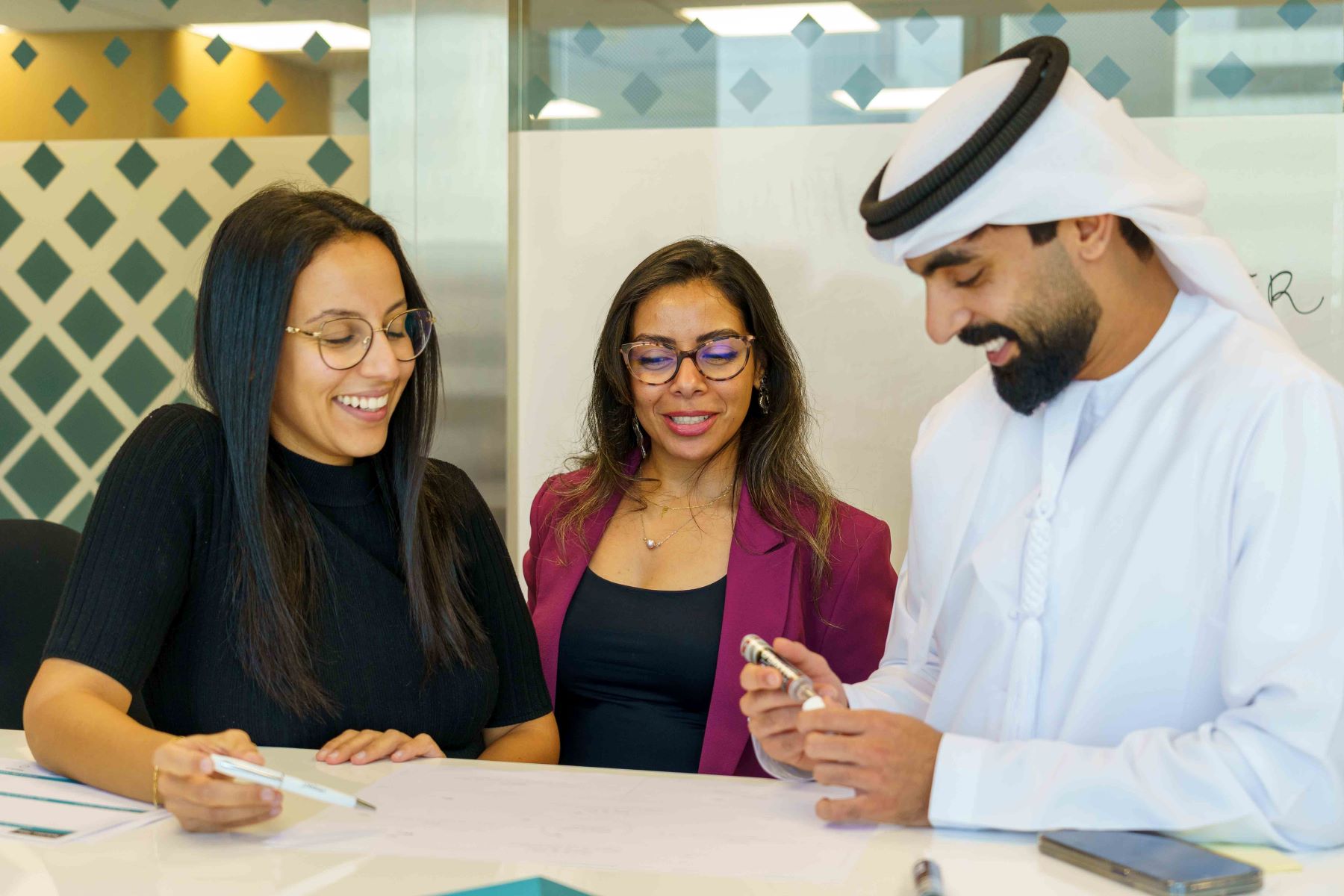 MiddleEast-GroupOfColleagues