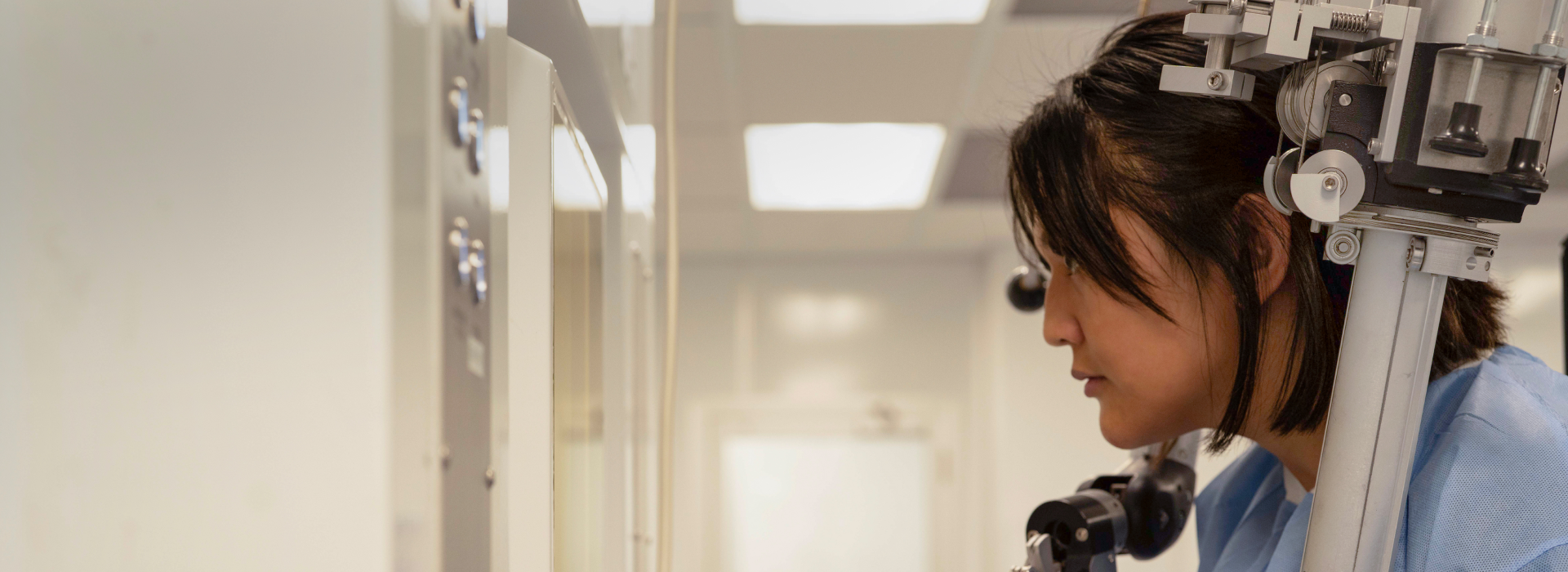 Healthineer using radiopharma equipment