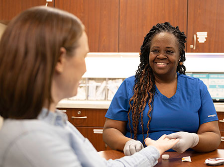 medical-assistant-with-patient-office