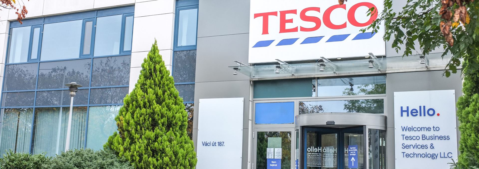március 15 nyitvatartás tesco
