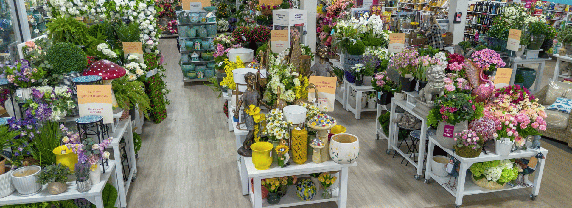 Mesas decoradas con flores