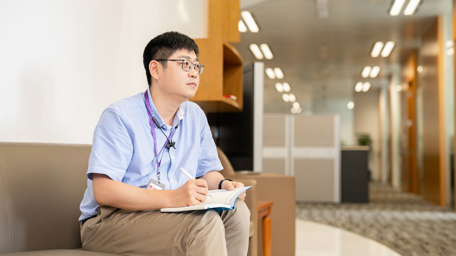 Portrait_male-thinking-on-sofa_tt_xlarge-16-9